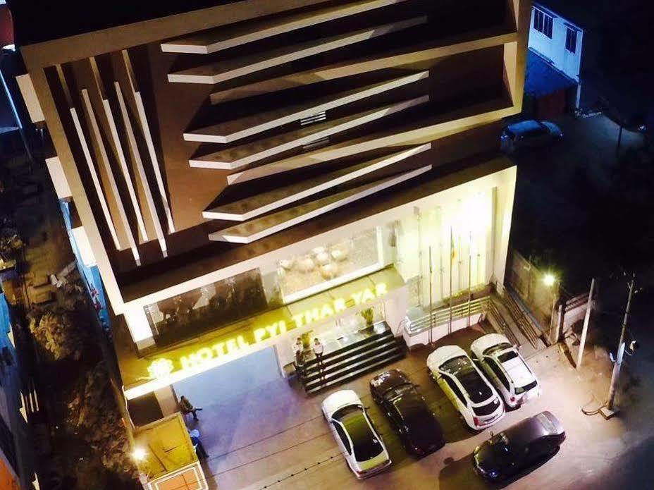 Elegant Hotel Pyi Thar Yar Yangón Exterior foto