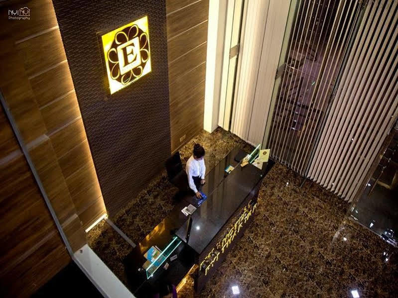 Elegant Hotel Pyi Thar Yar Yangón Exterior foto